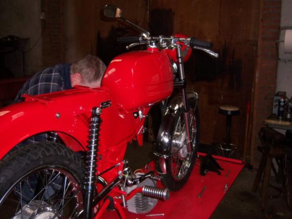 Complete restauratie van Kreidler RS Special Café Racer